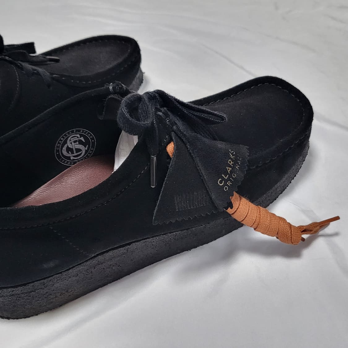 클락스 왈라비 올블랙 상품이미지3