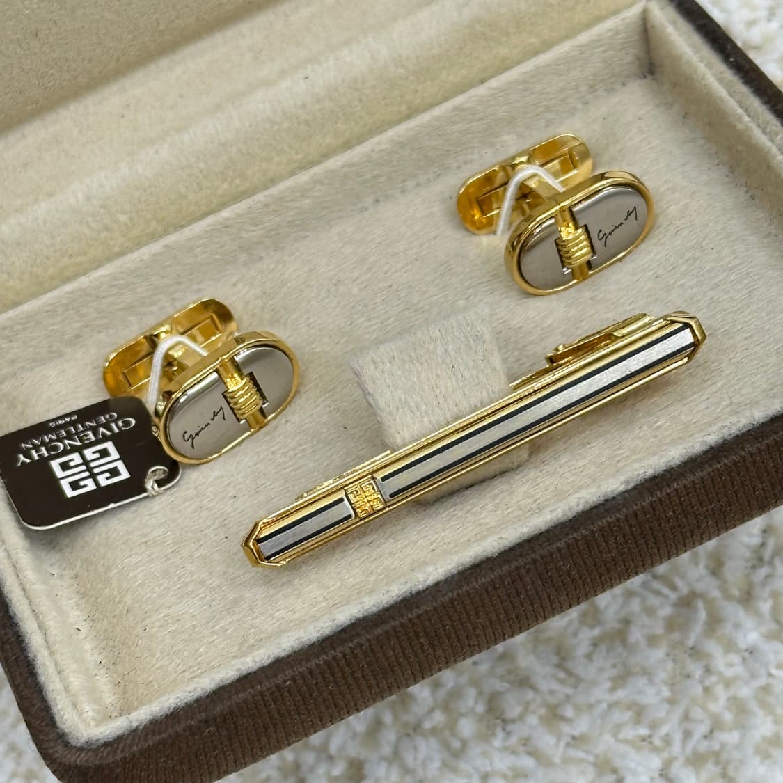 지방시 넥타이핀+커프스링크 세트 상품이미지1