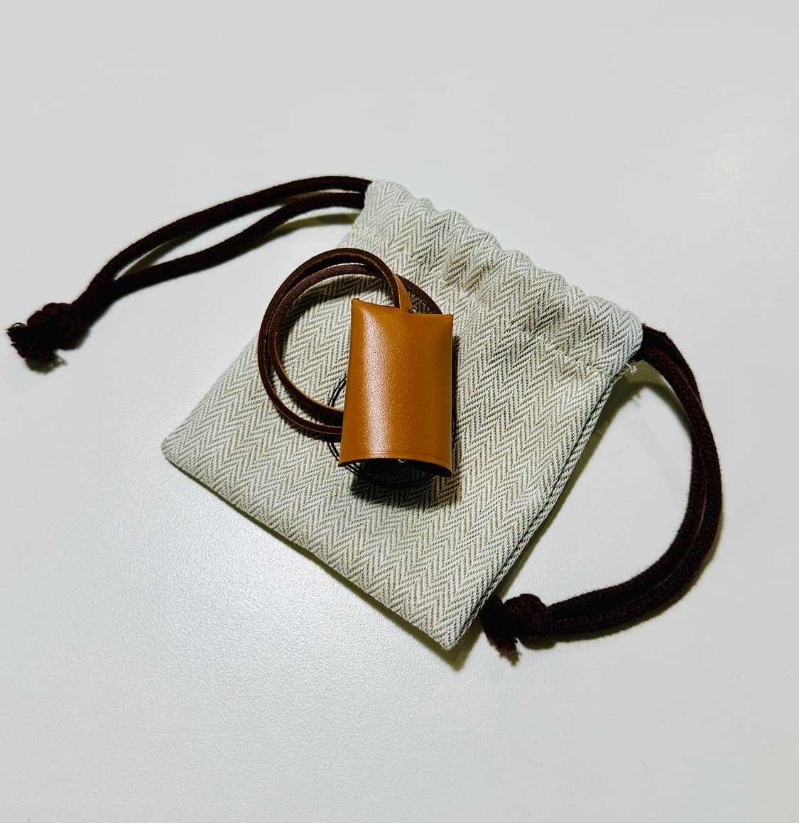 에르메스 에르백 31 네이비 베이지 은장 신품급 차정원 상품이미지10