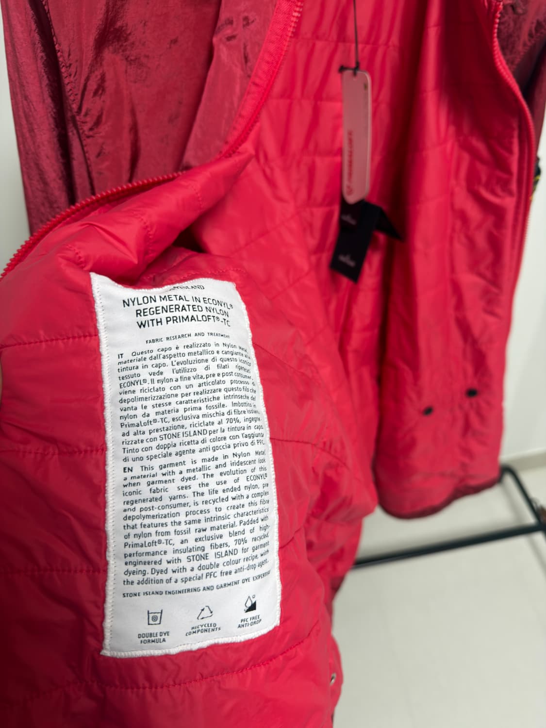 [새상품, XL] 스톤아일랜드 프리마로프트 나일론 메탈 오버셔츠 레드 상품이미지5