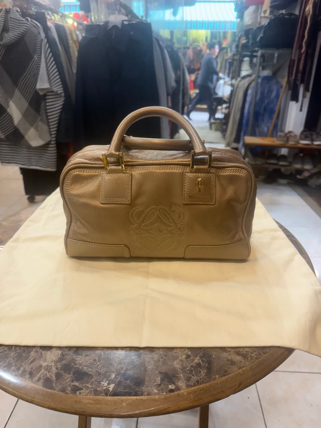 정품 로에베 앙아조나 28 팝니다 상품이미지1