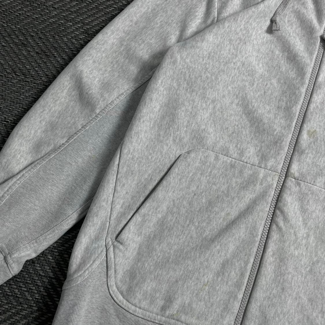 데상트 자수로고 그레이 후드집업o 4660 상품이미지3