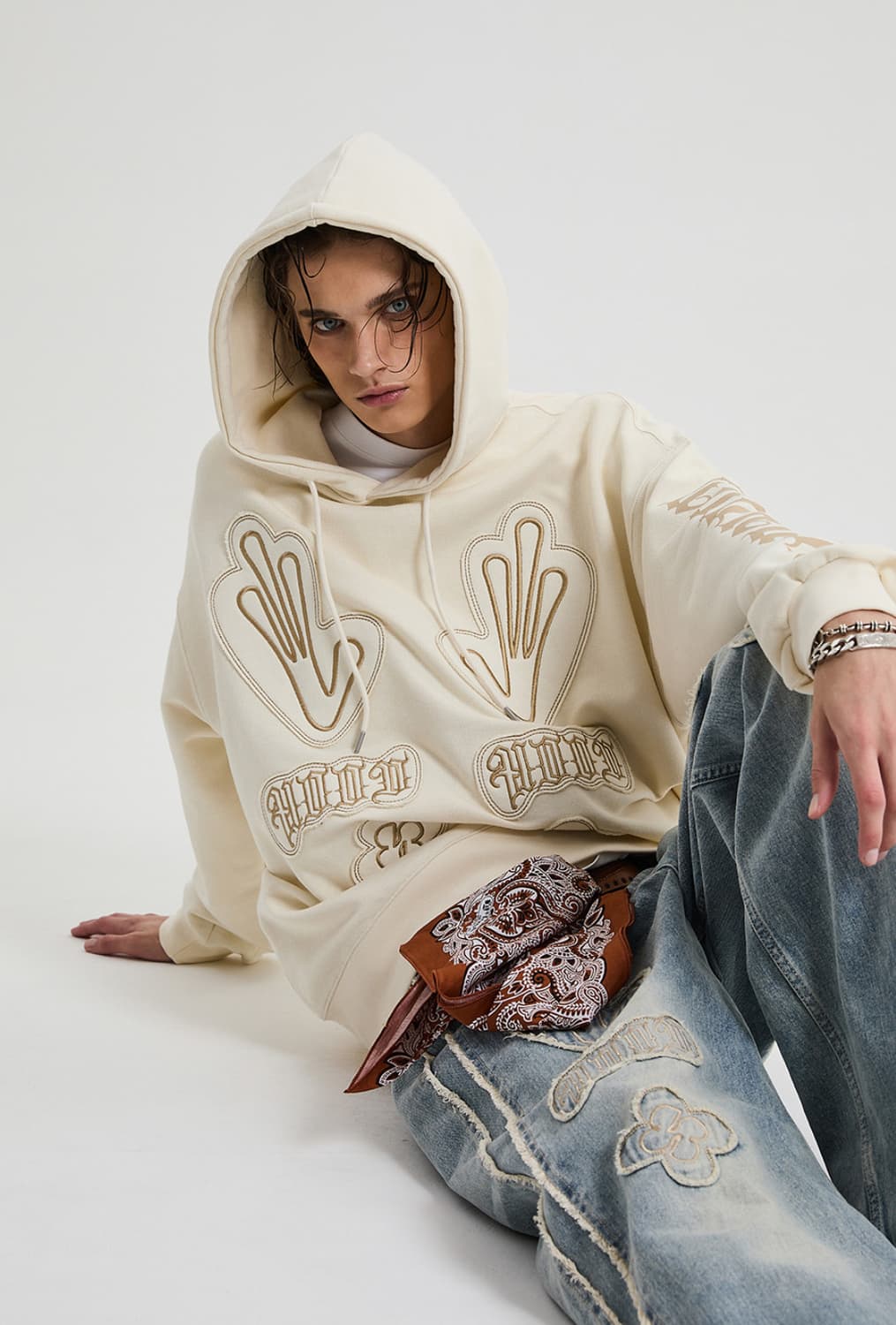 후드후드 멀티 로고 아플리케 후드 아이보리 상품이미지1