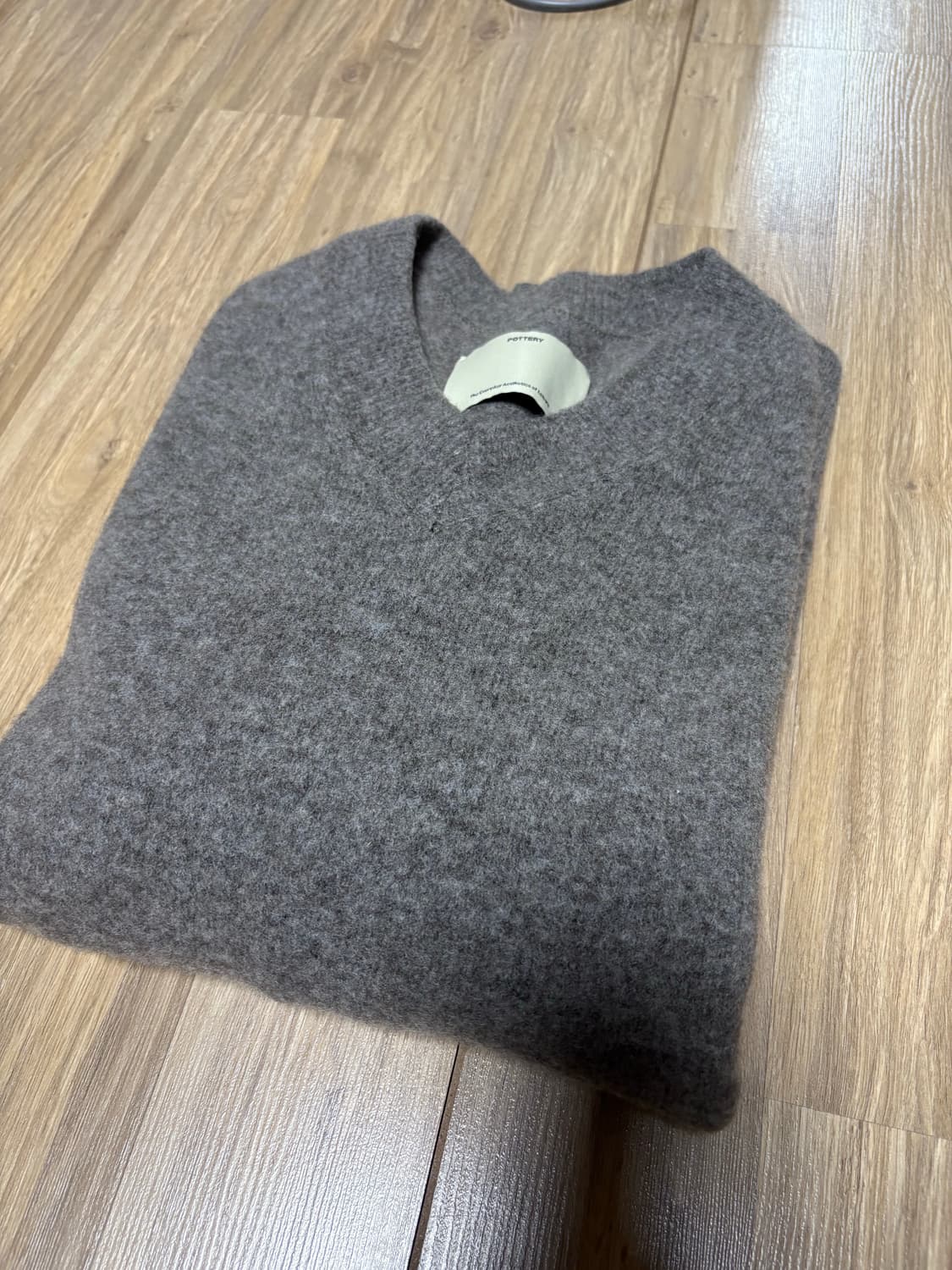 포터리 컴포트 메리노울 브이넥 니트 애쉬브라운 2사이즈 상품이미지4