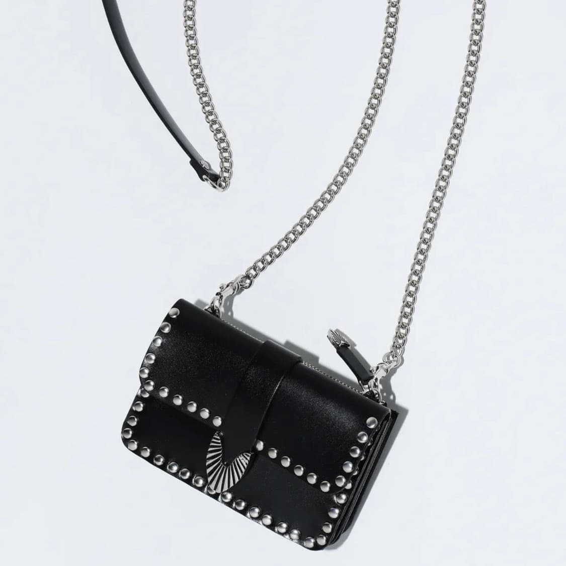 토가 TOGA 스터드 체인 지갑/미니 백_ 블랙 상품이미지1