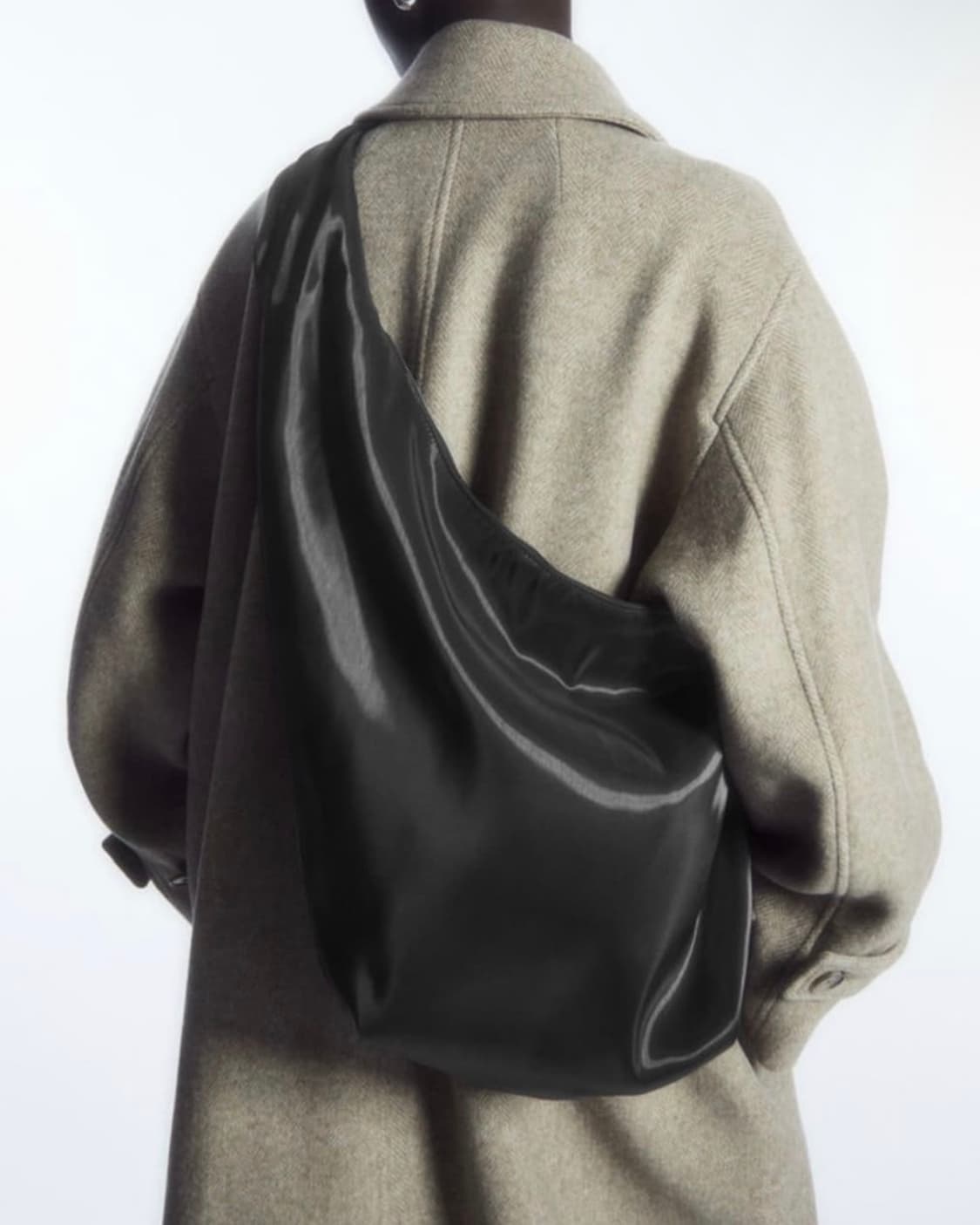 코스 하이 샤인 크로스바디 백 네이비 상품이미지1