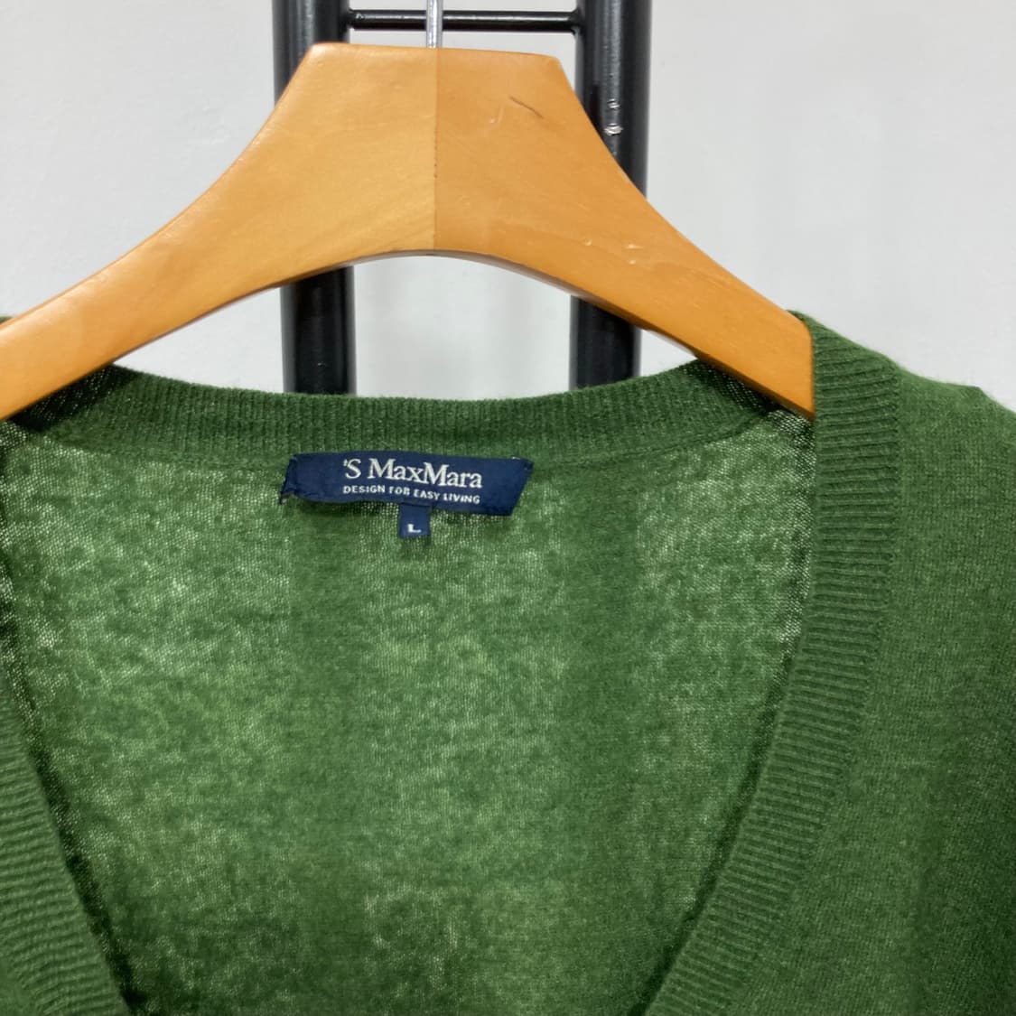막스마라(Max Mara) 파인 울 딥 브이넥 그린 니트 상품이미지3