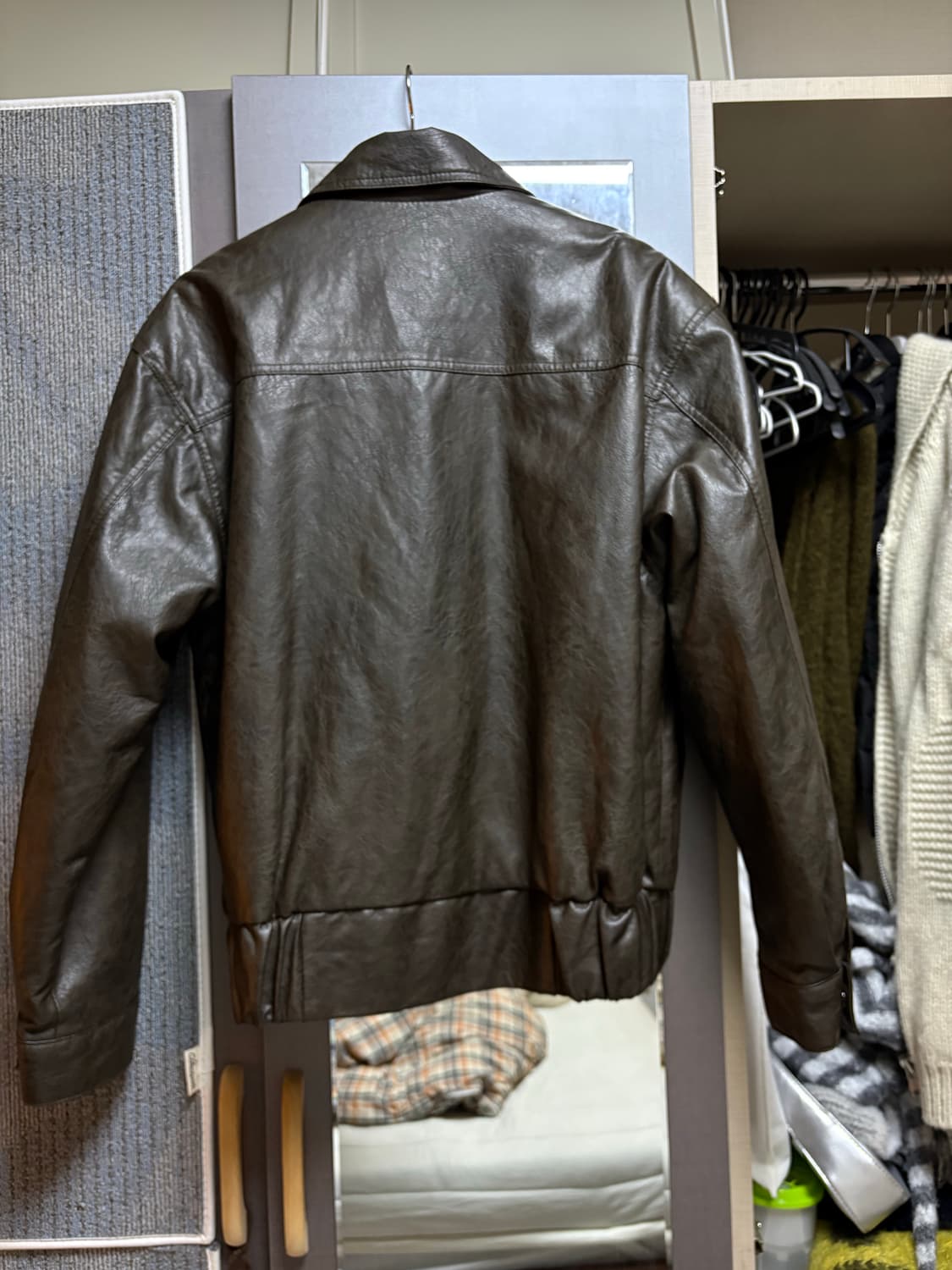 오데스 레더패디드 점퍼 상품이미지6