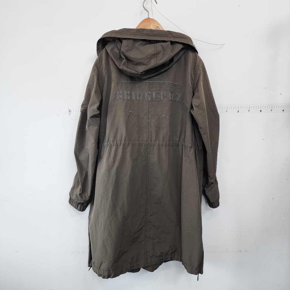 써스데이 아일랜드 브라운 야상 후드 롱 코트 상품이미지8