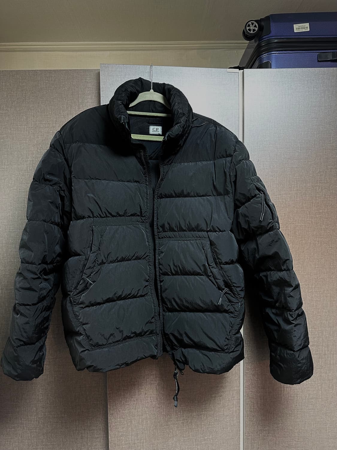 C.P. 컴퍼니 크롬-R 다운 자켓 블랙 M 상품이미지1