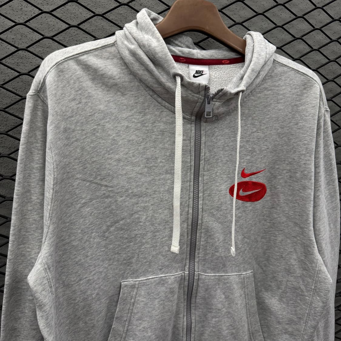 나이키 올드스쿨 후드집업 앙상블 스우시 로고 하이넥 디테일 멜란지그레이 상품이미지4