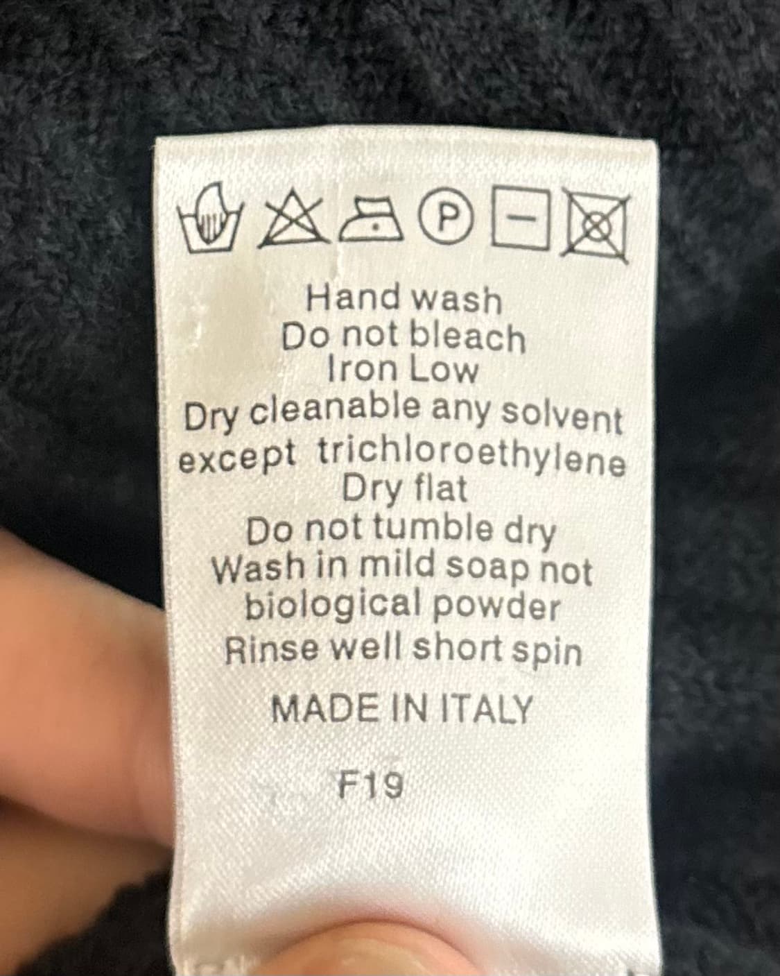 버버리 블랙 노바체크 숄더 터틀넥 니트  상품이미지8