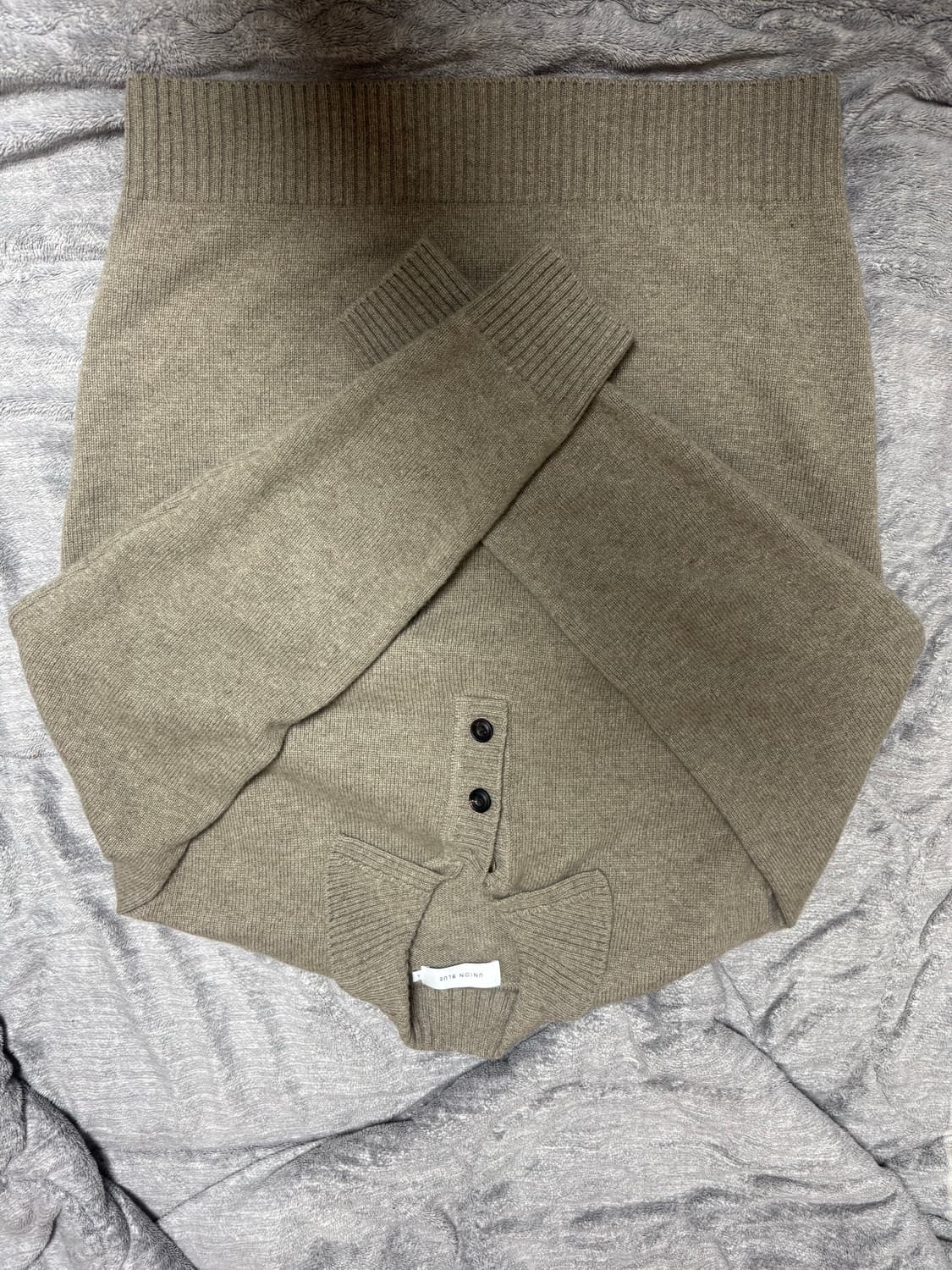 유니온블루 카키 브라운 버튼 니트 상품이미지2