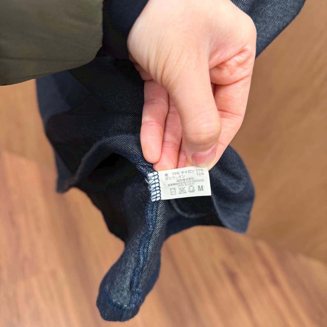 버버리 런던 라운드넥 반팔 티셔츠 블루 로고 자수 디테일 차콜 상품이미지8