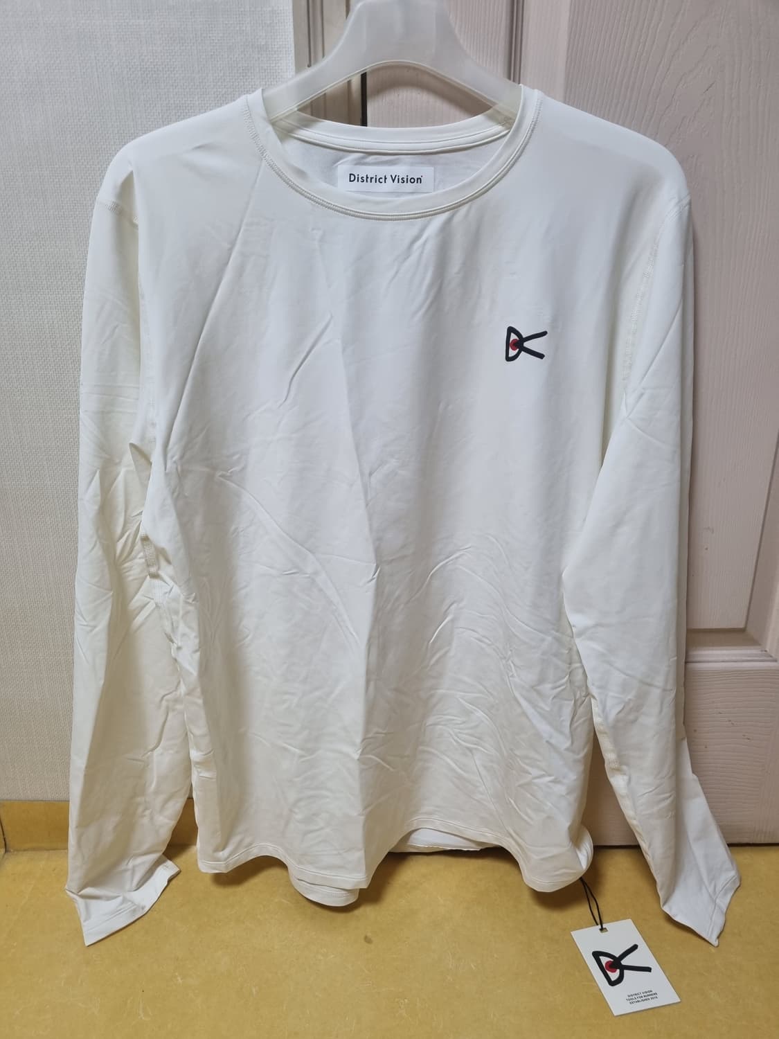 디스트릭트 비전 district vision 루나 화이트 티셔츠 새상품 상품이미지1