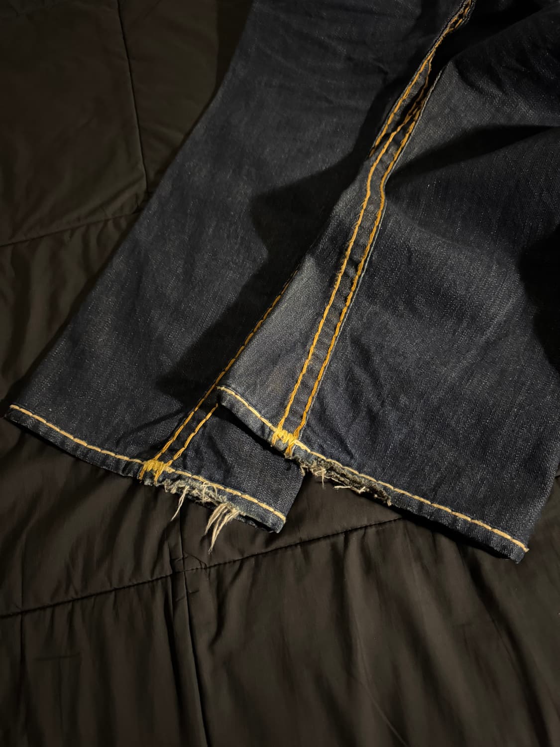 트루릴리전 조이 수퍼 티 부츠컷 데님 팬츠 상품이미지7