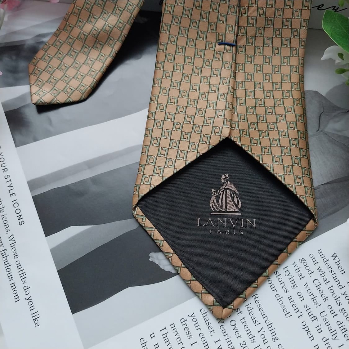 랑방 실크 베이지&그린 자카드 패턴 넥타이 9.3cm A등급 K1481
 상품이미지6