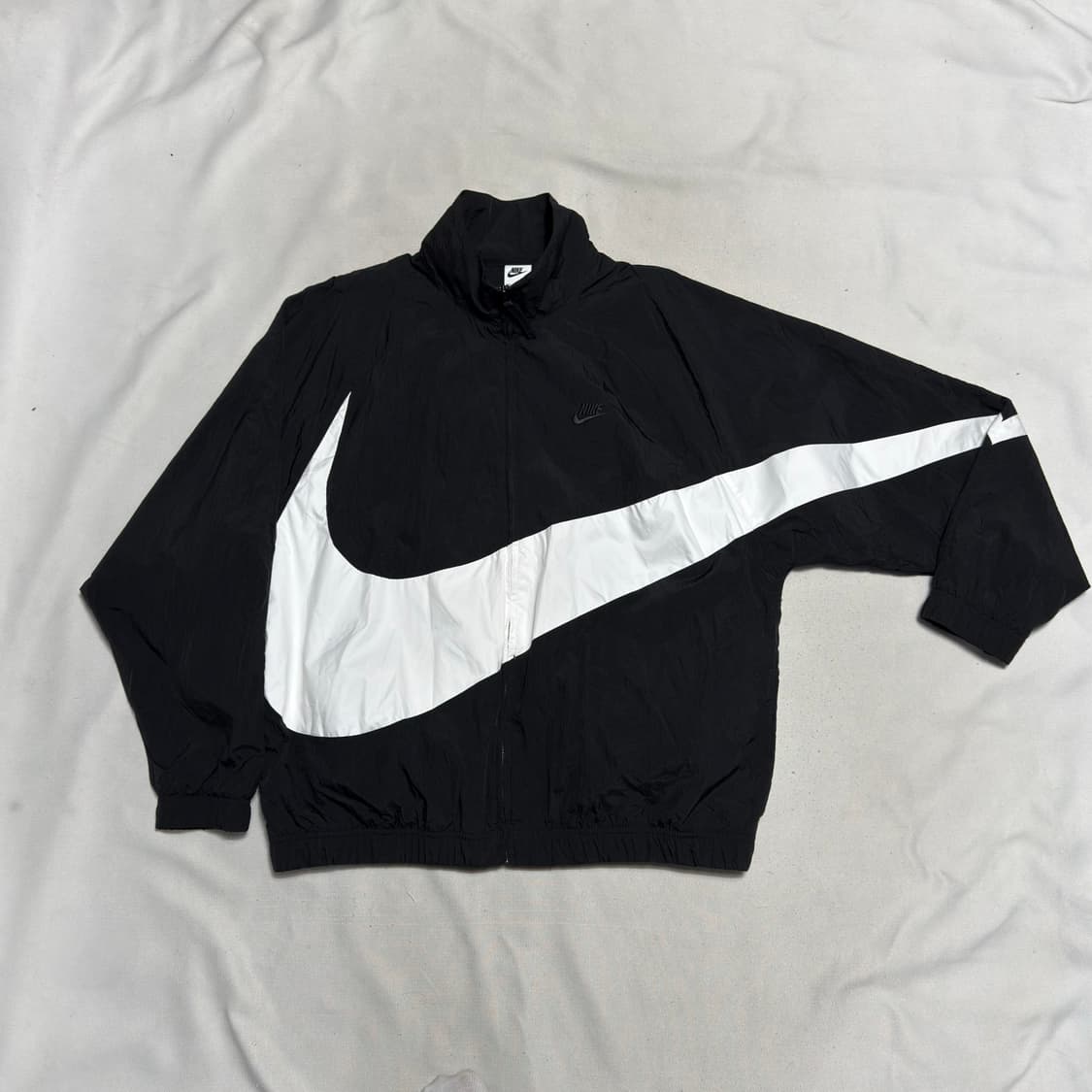 M 나이키 솔로 스우시 블랙 자켓 상품이미지2