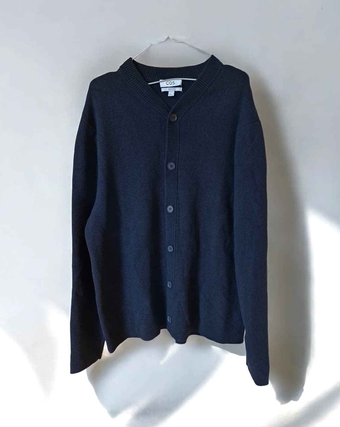 COS 레귤러 핏 가디건 블랙 XL 상품이미지1