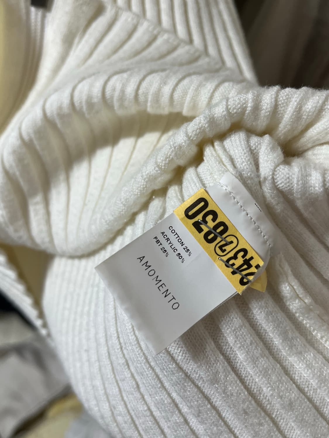 아모멘토 하이넥 집업 상품이미지3