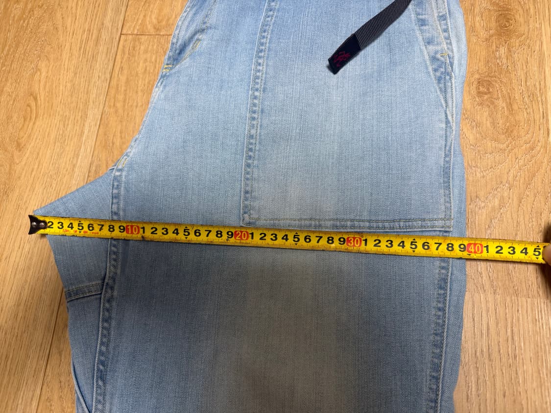 그라미치 루즈테이퍼드 스트레치 데님 팬츠 medium used XL 연청 상품이미지3