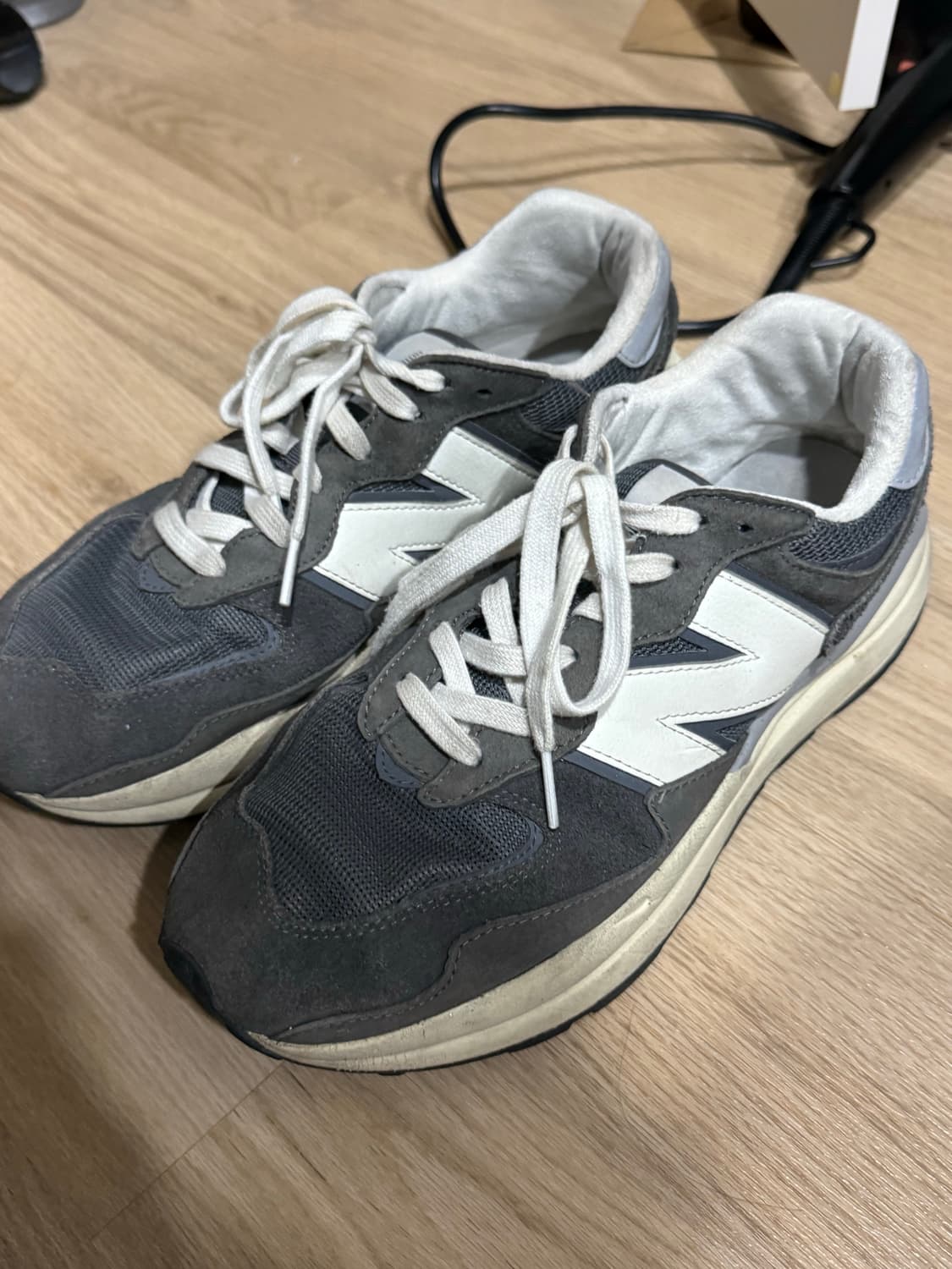 뉴발란스 M5740VL1 270 상품이미지1