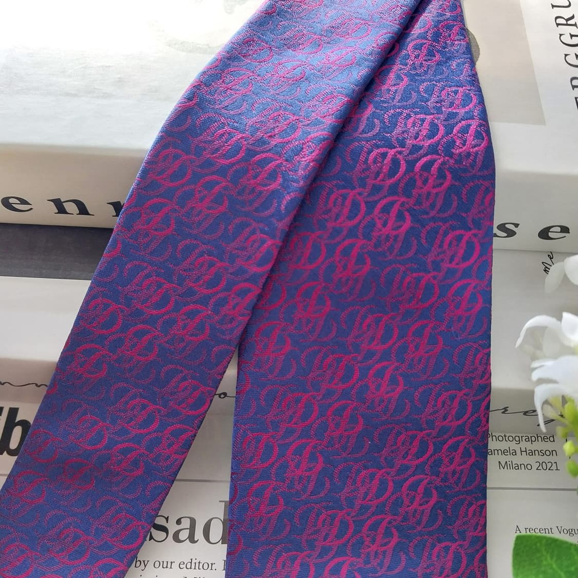 듀퐁 실크 퍼플 로고 자카드 슬림 넥타이 8cm A+등급 K1487
 상품이미지3