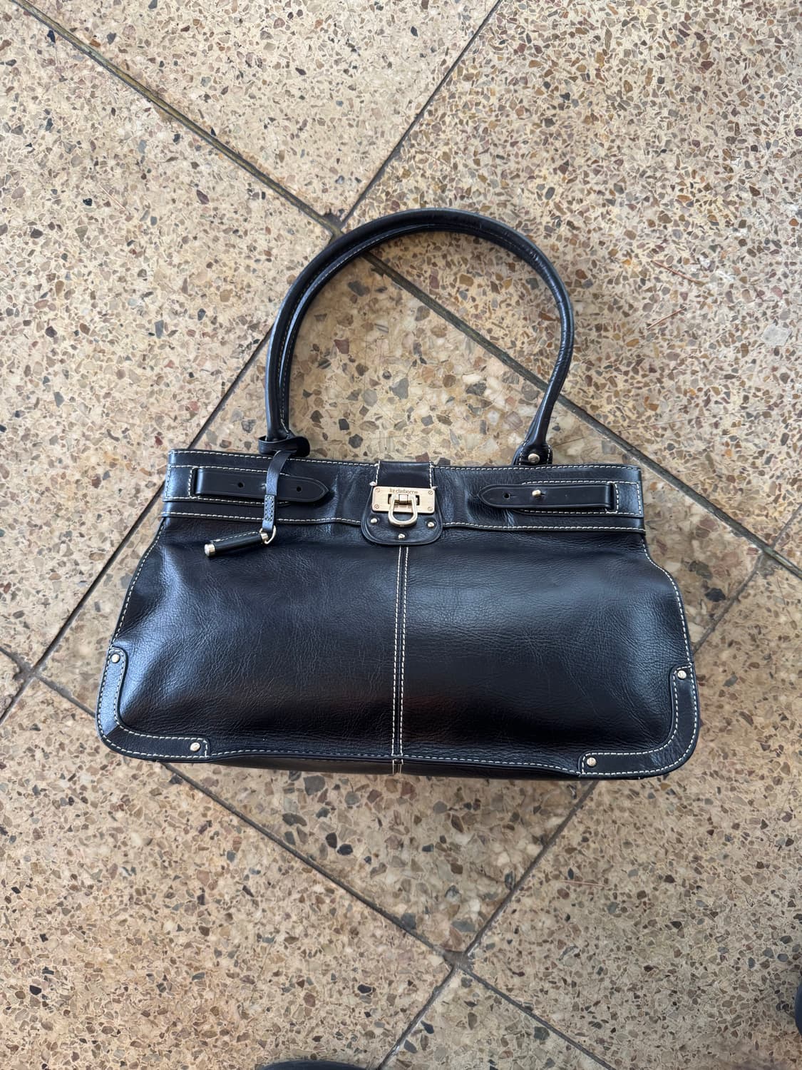 Liz Claiborne 리즈클레이본 버클 디테일 스티치 레더 백 상품이미지2