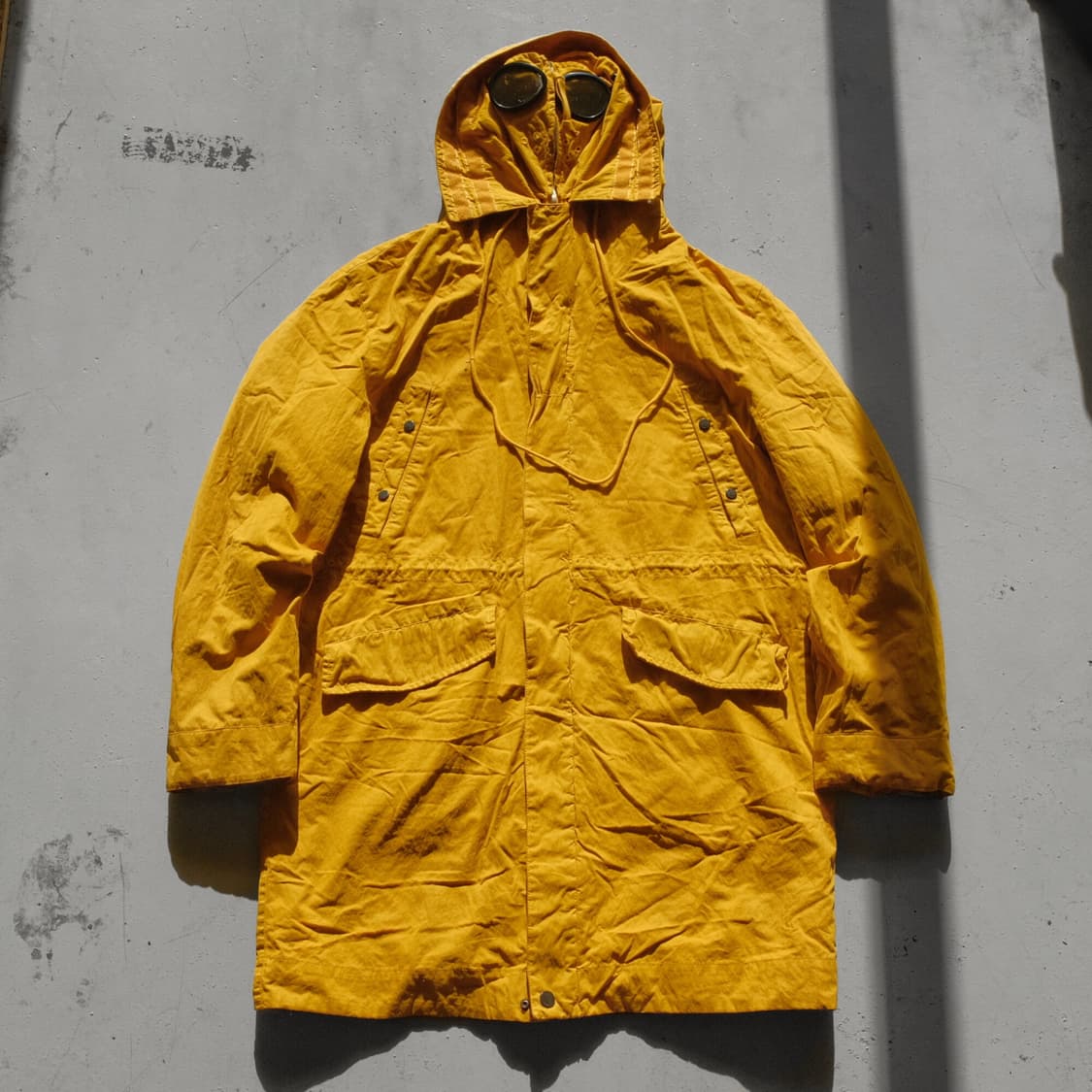 C.P. Company Waxed Cotton Goggle Jacket 상품이미지1
