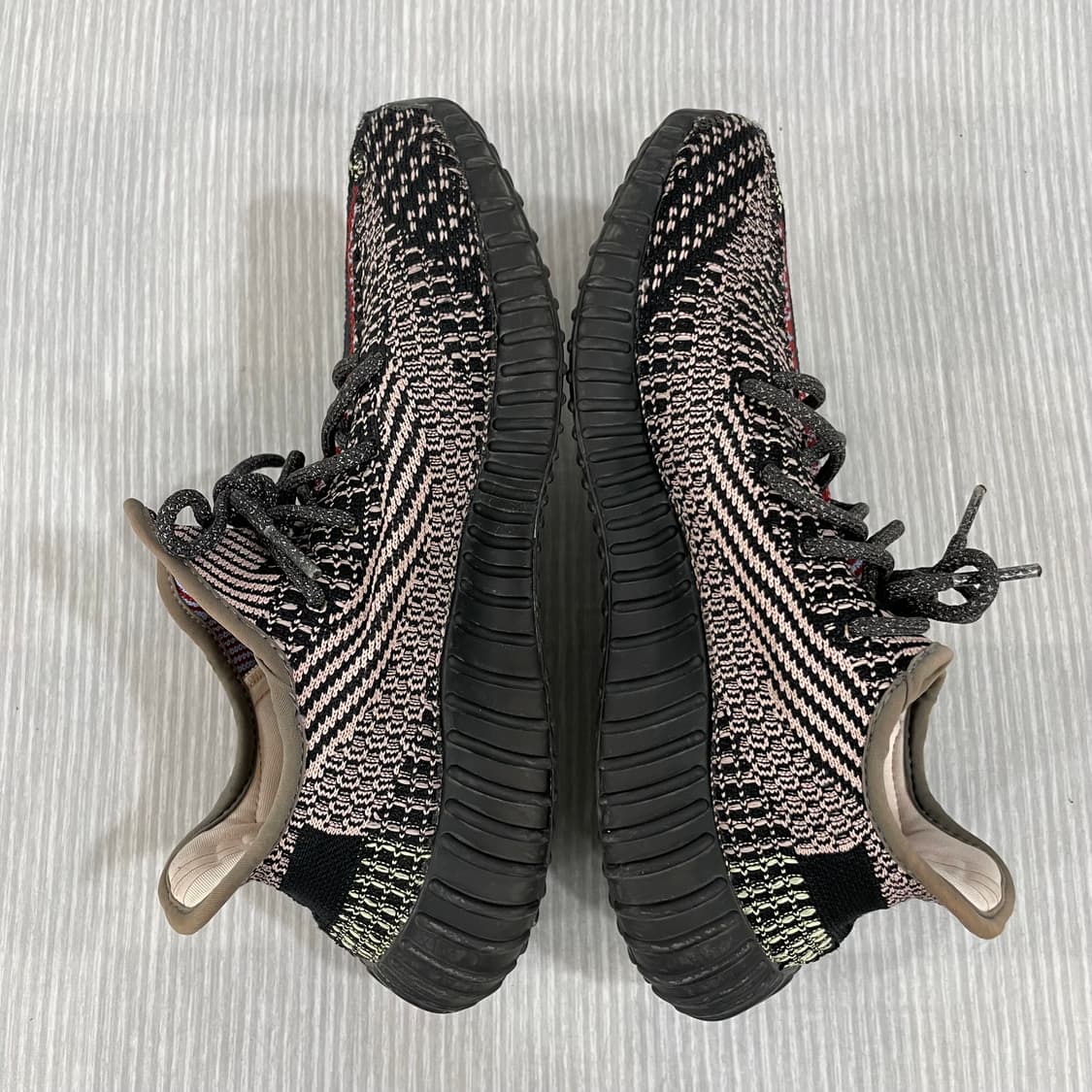 589) 아디다스 이지부스트350 V2 예힐 270mm 상품이미지6