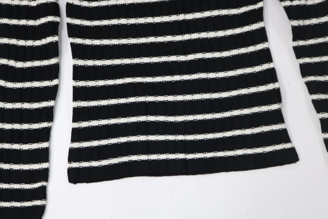 새상품 스트라이프 니트 상품이미지4