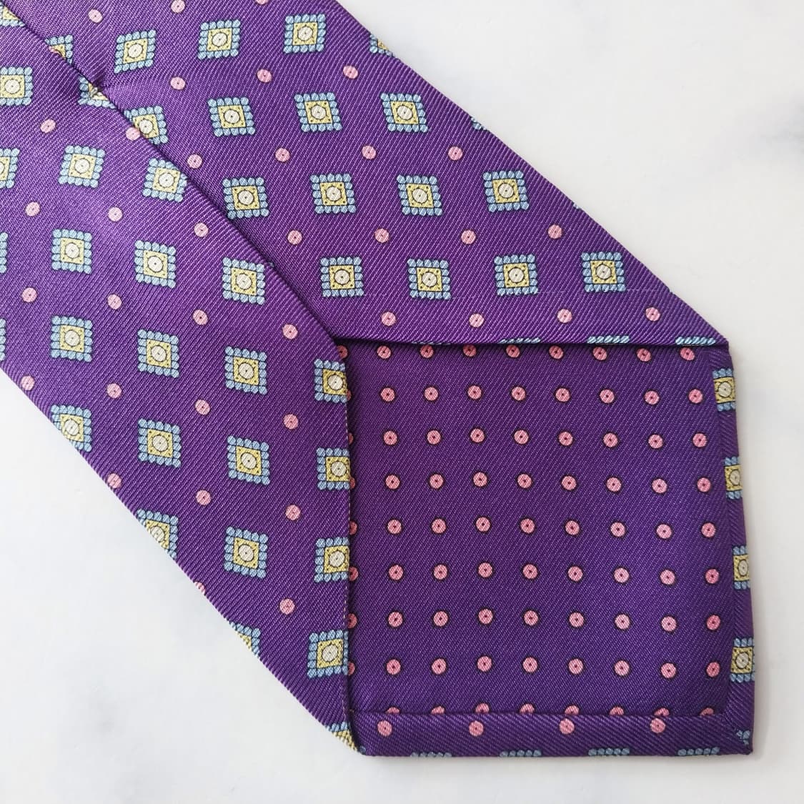 던힐 실크 퍼플 패턴 넥타이 9.1cm A+등급 K1879
 상품이미지8