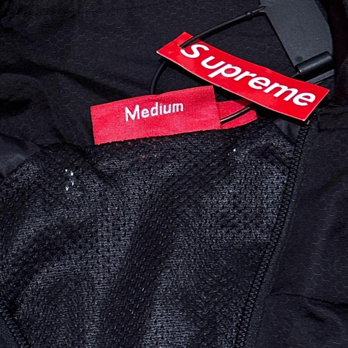 슈프림 리플렉티브 파이핑 풀오버 블랙 상품이미지6