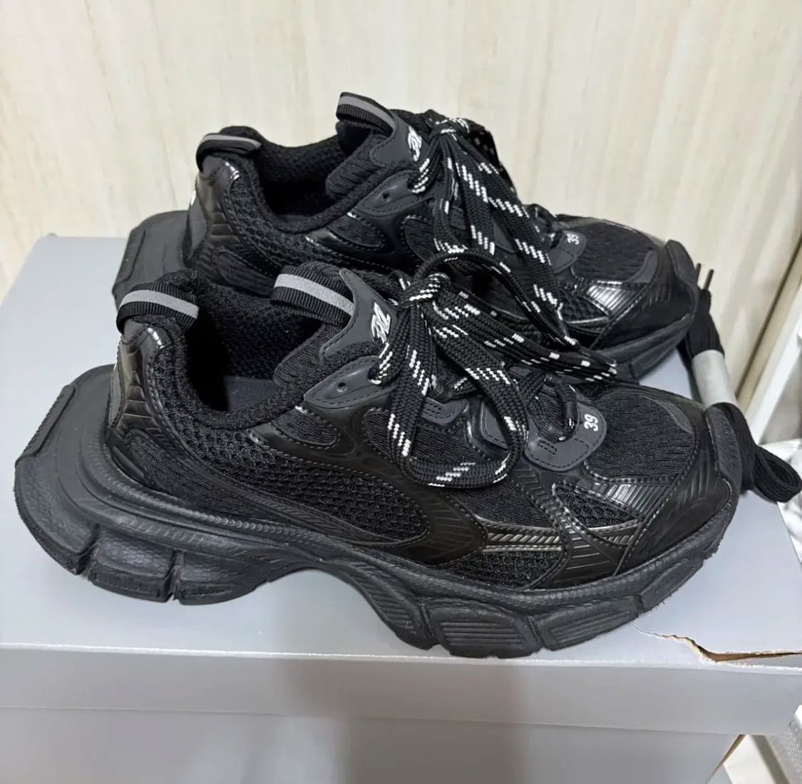 발렌시아가 3xl (39size) 상품이미지4