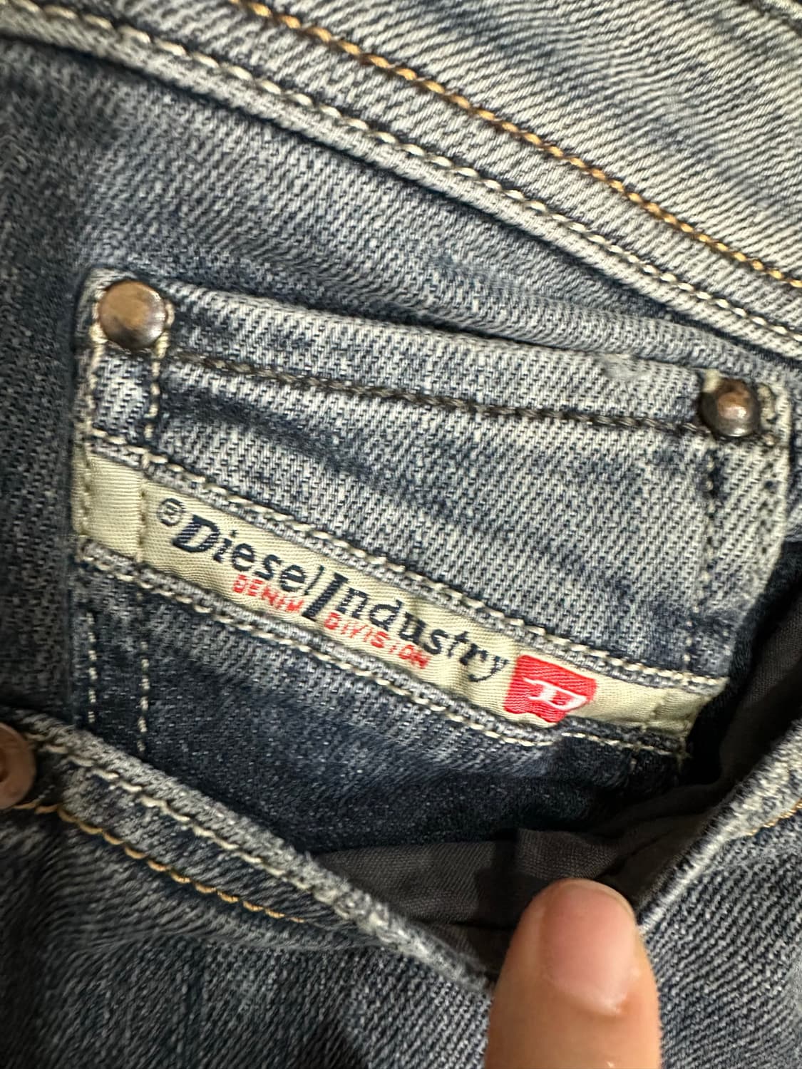 디젤 DIESEL VIKER 0885K 워시드 스트레이트 데님 팬츠 32 상품이미지4