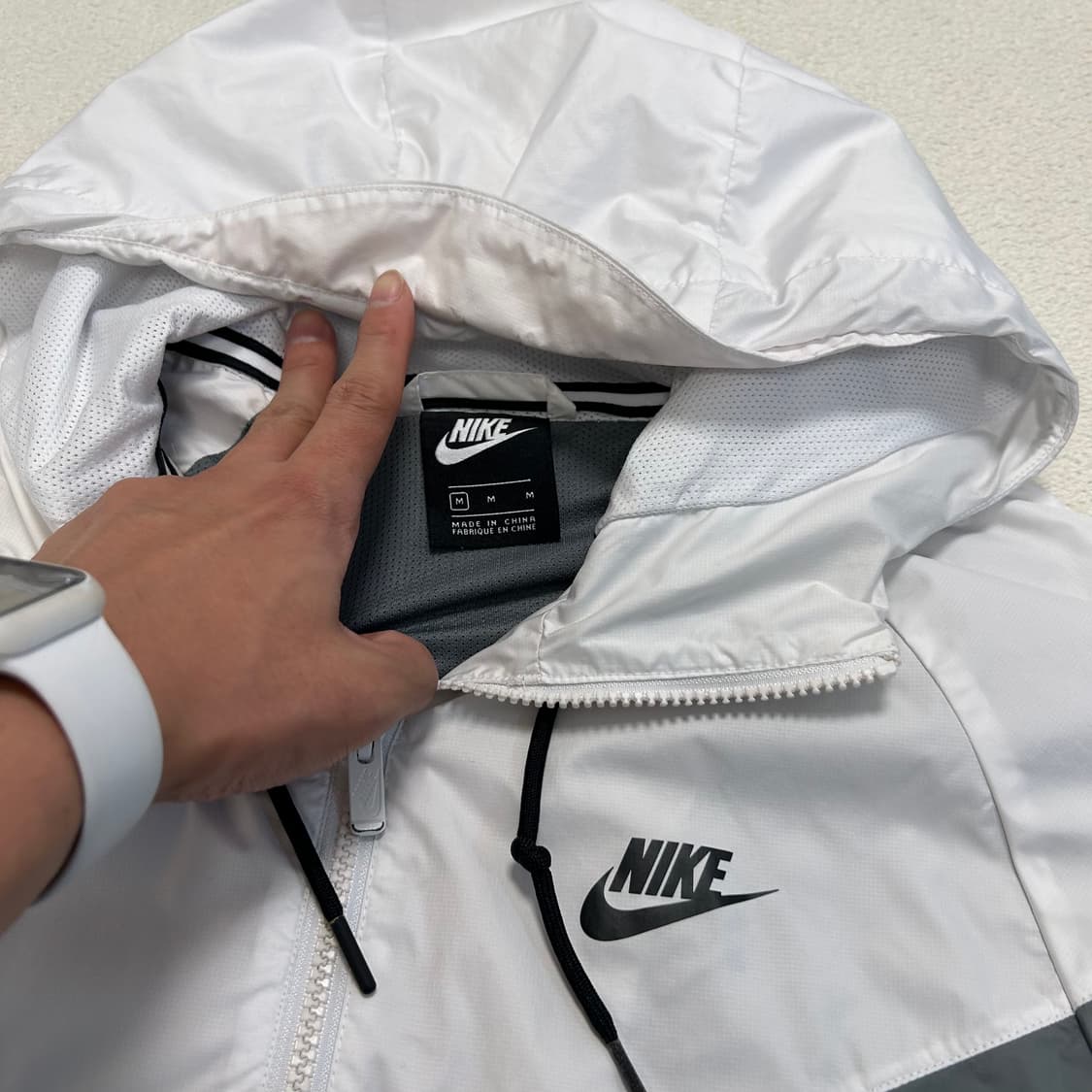 Nike windrunner white windbreaker 상품이미지6