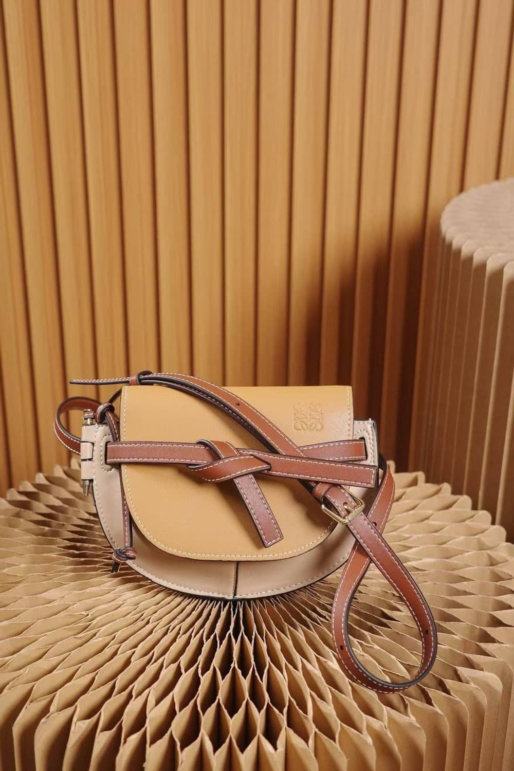 로에베(LOEWE) 미니 게이트 듀얼 백 상품이미지1