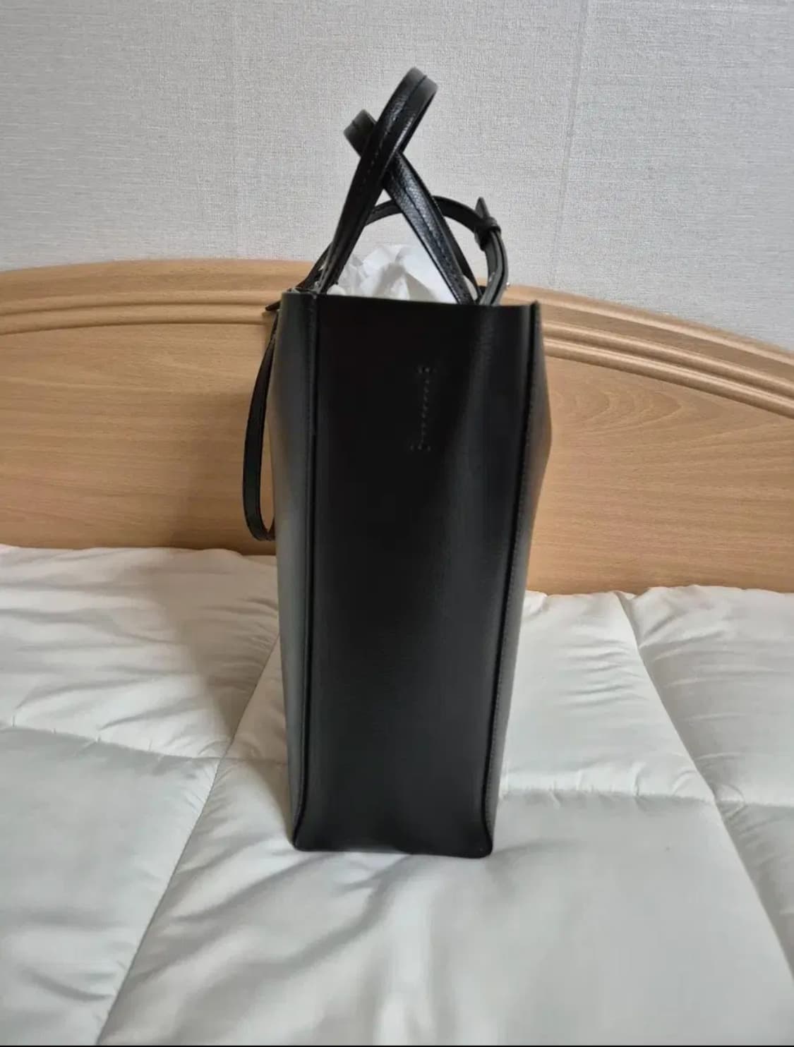 셀린느 카바스백 블랙 색상 상품이미지3