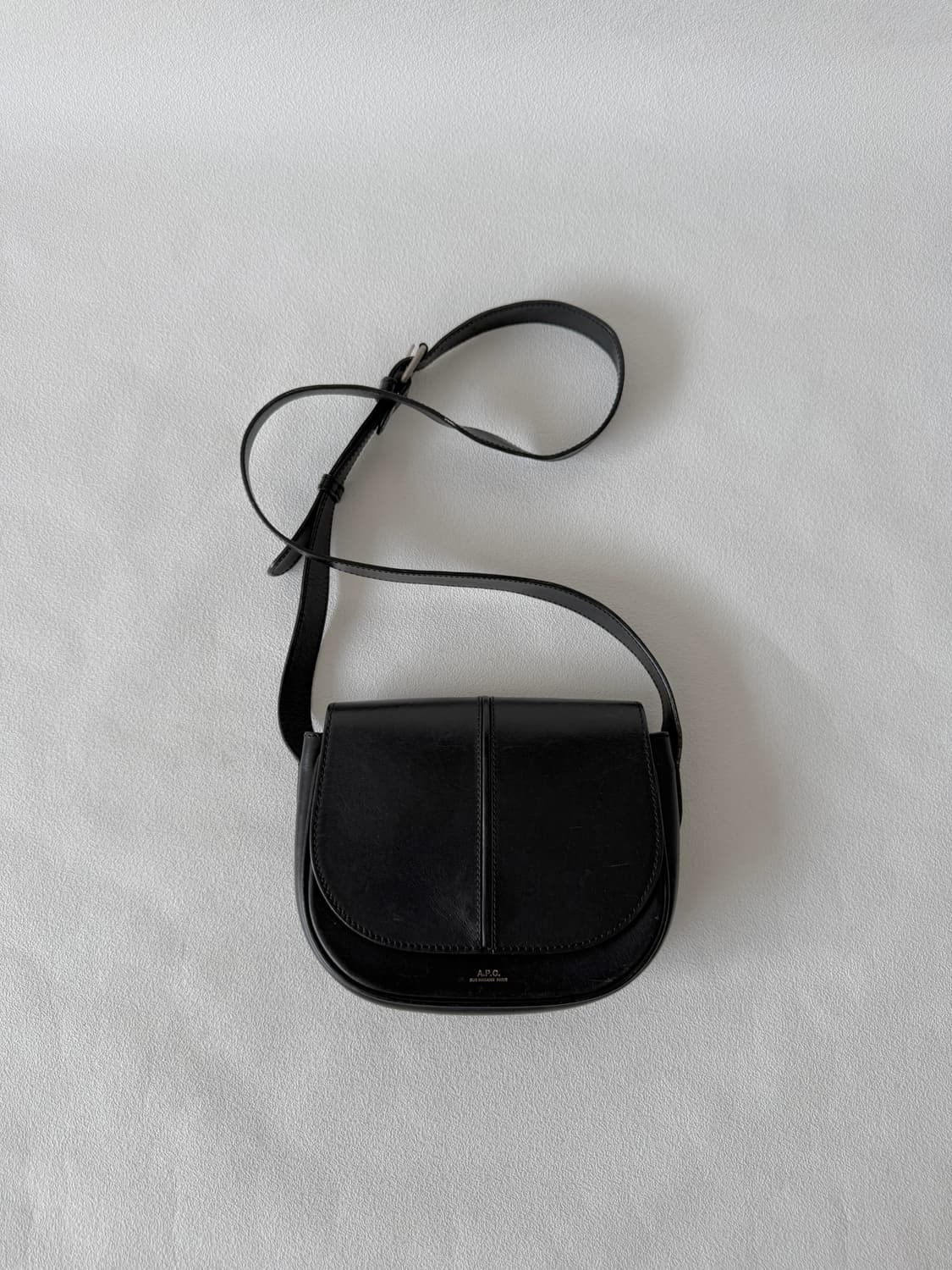 아페쎄(A.P.C) 레더 크로스백 상품이미지1