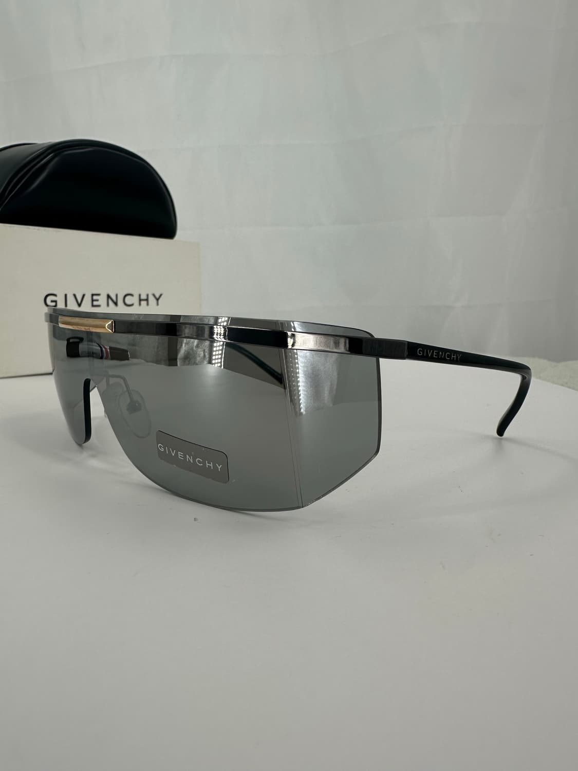 [새상품 무료배송] 정품 지방시 Made in Italy 선글라스 상품이미지1