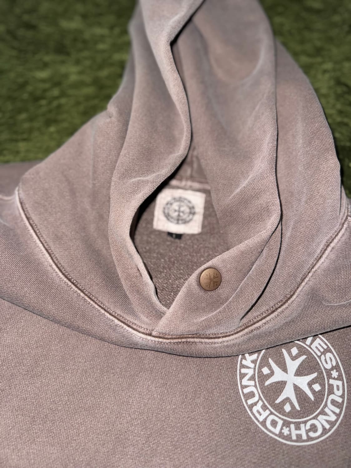 [1] 펀치 드렁크 파티즈 서클 로고 가먼트 다이드 후드 브라운 상품이미지3