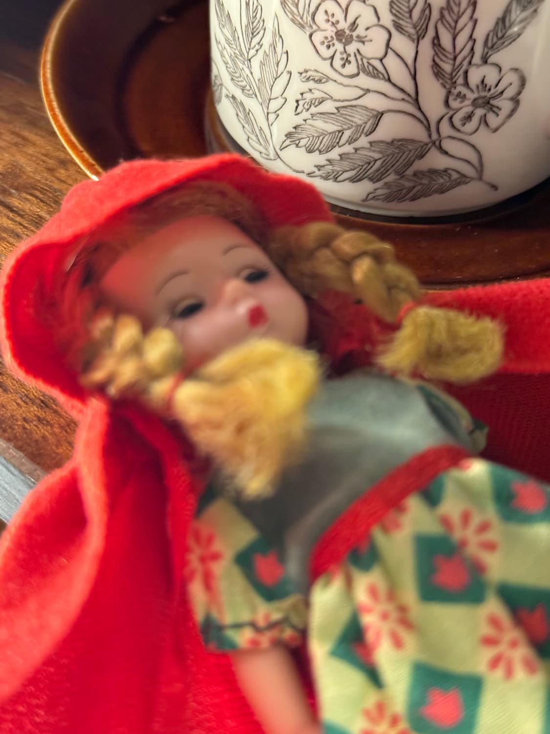 맥마담 빈티지 빨간 망토 인형 상품이미지5