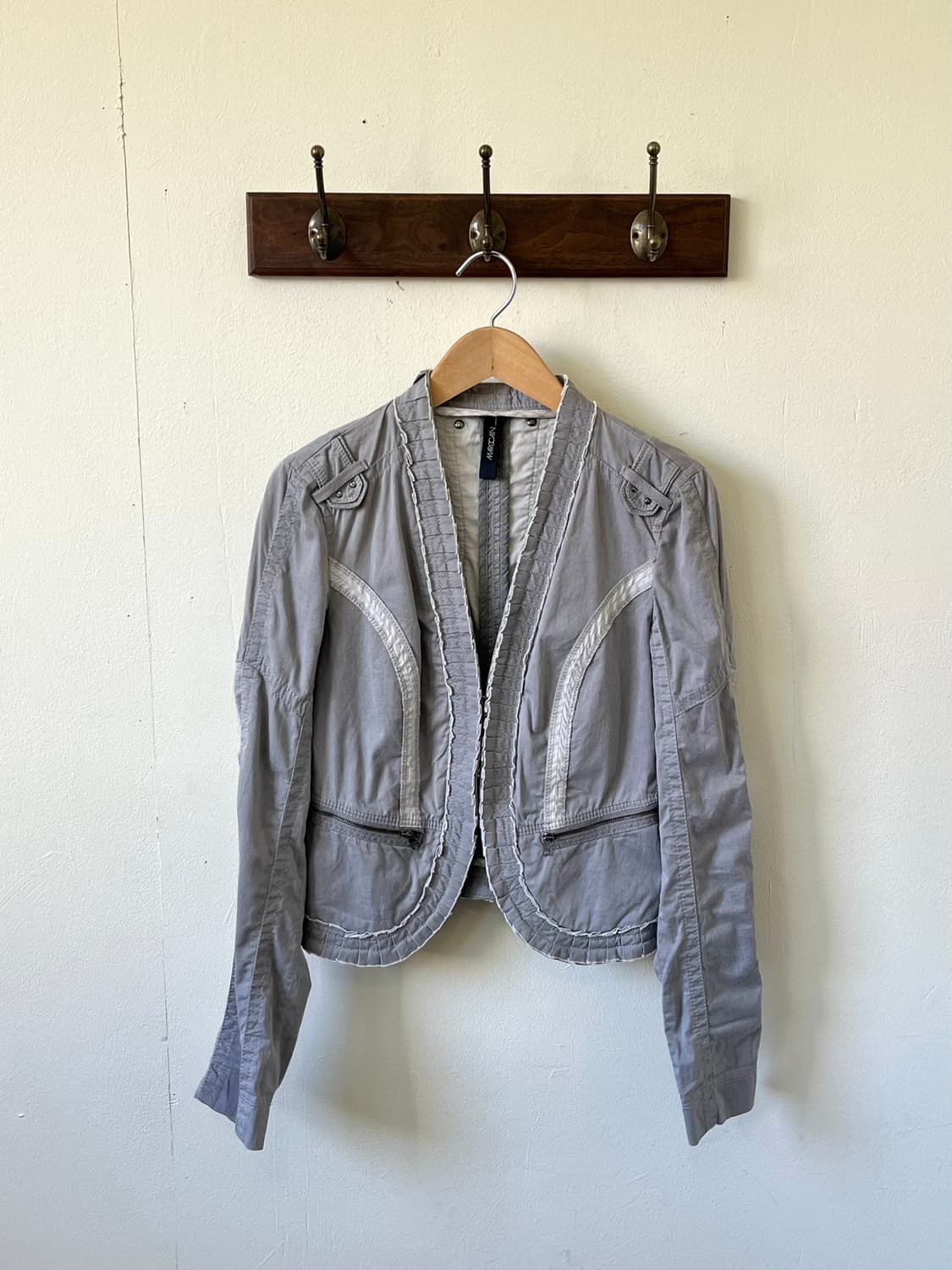 MARC CAIN 백리본 그레이 크롭 자켓 상품이미지1