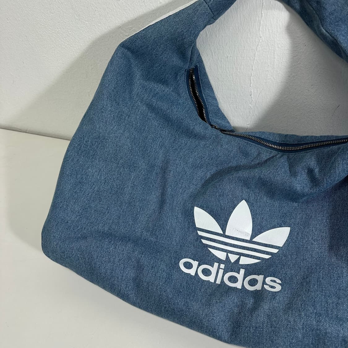 우먼OS 아디다스오리지날 연청워시드 데님에코백 상품이미지1