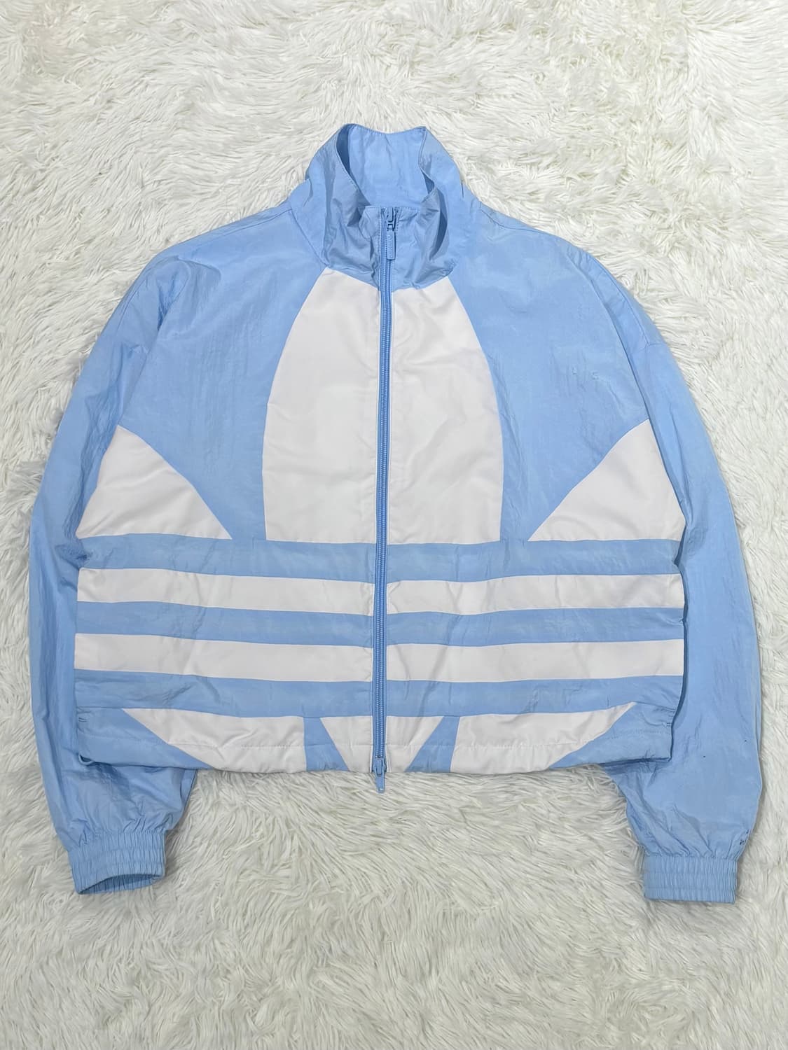 아디다스 베이비블루 빅로고 투웨이 크롭 바람막이 상품이미지3