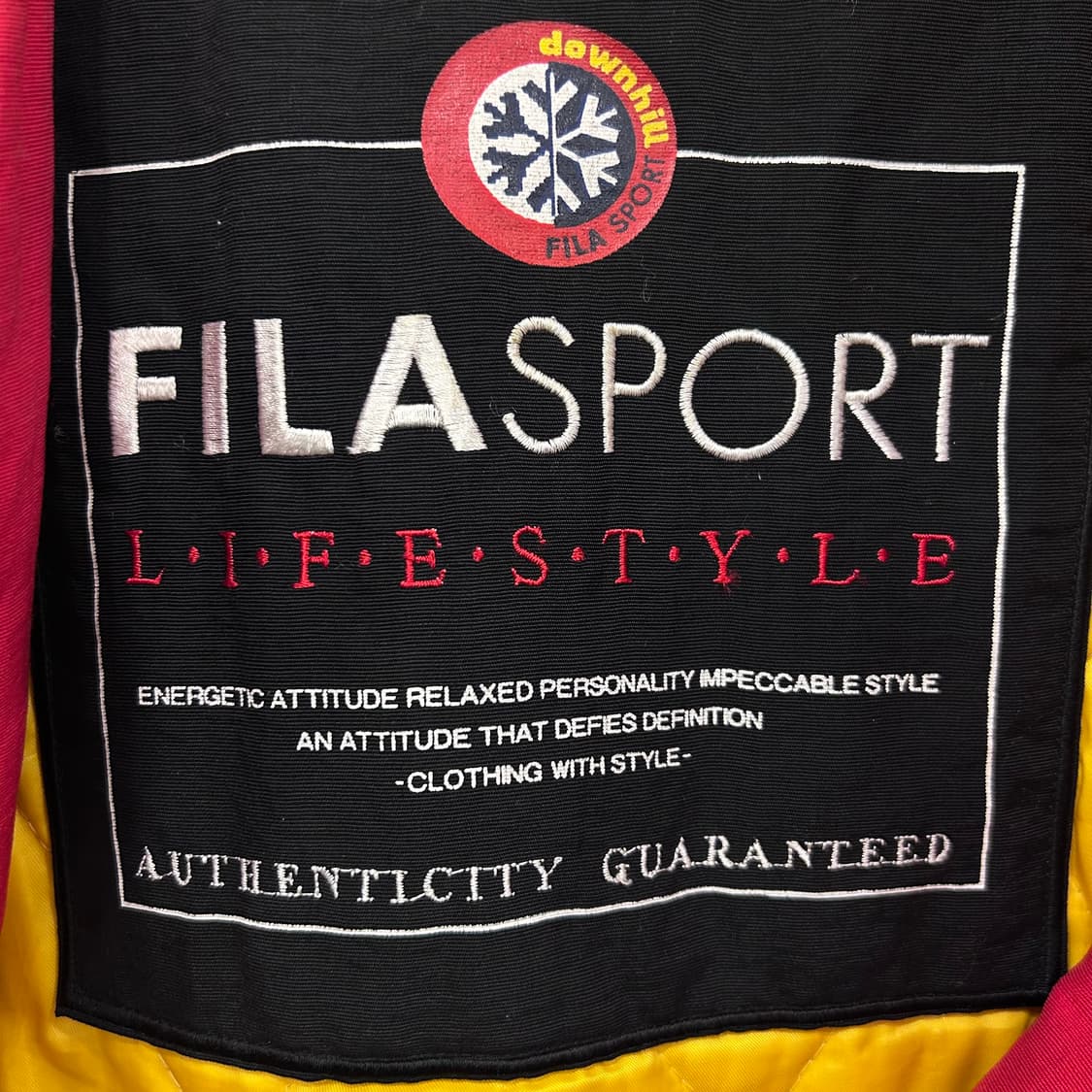 휠라 다운힐 올드스쿨 배색 헤비 나일론 점퍼 상품이미지6