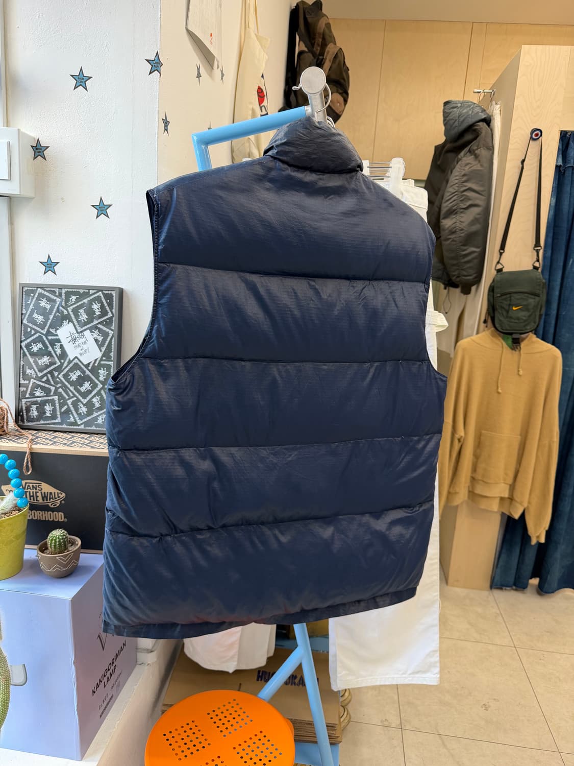 A frostline down vest 상품이미지4