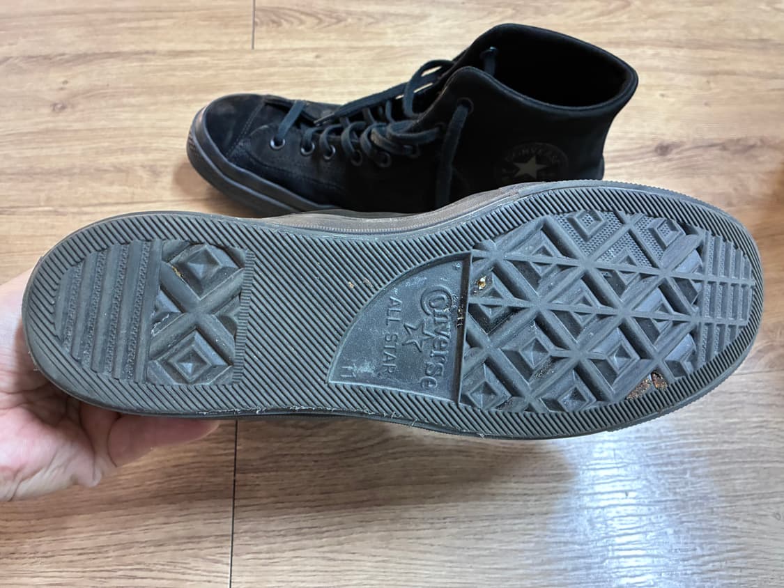 척테일러 블랙 스웨이드 하이탑 스니커즈 상품이미지4