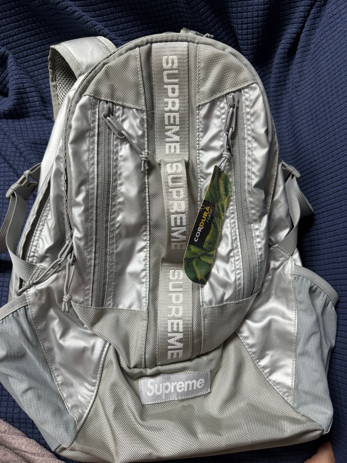 슈프림 백팩 실버 22FW Supreme Backpack Silver 상품이미지1