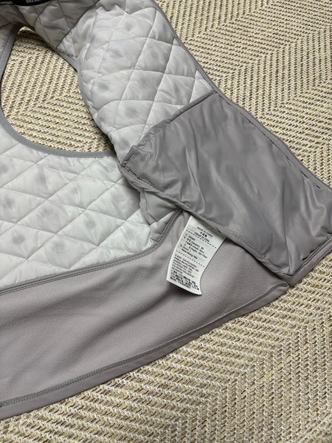 나이키 에어로레이어 베스트 나이키조끼 나이키베스트 러닝 경량조끼 러닝조끼 상품이미지4